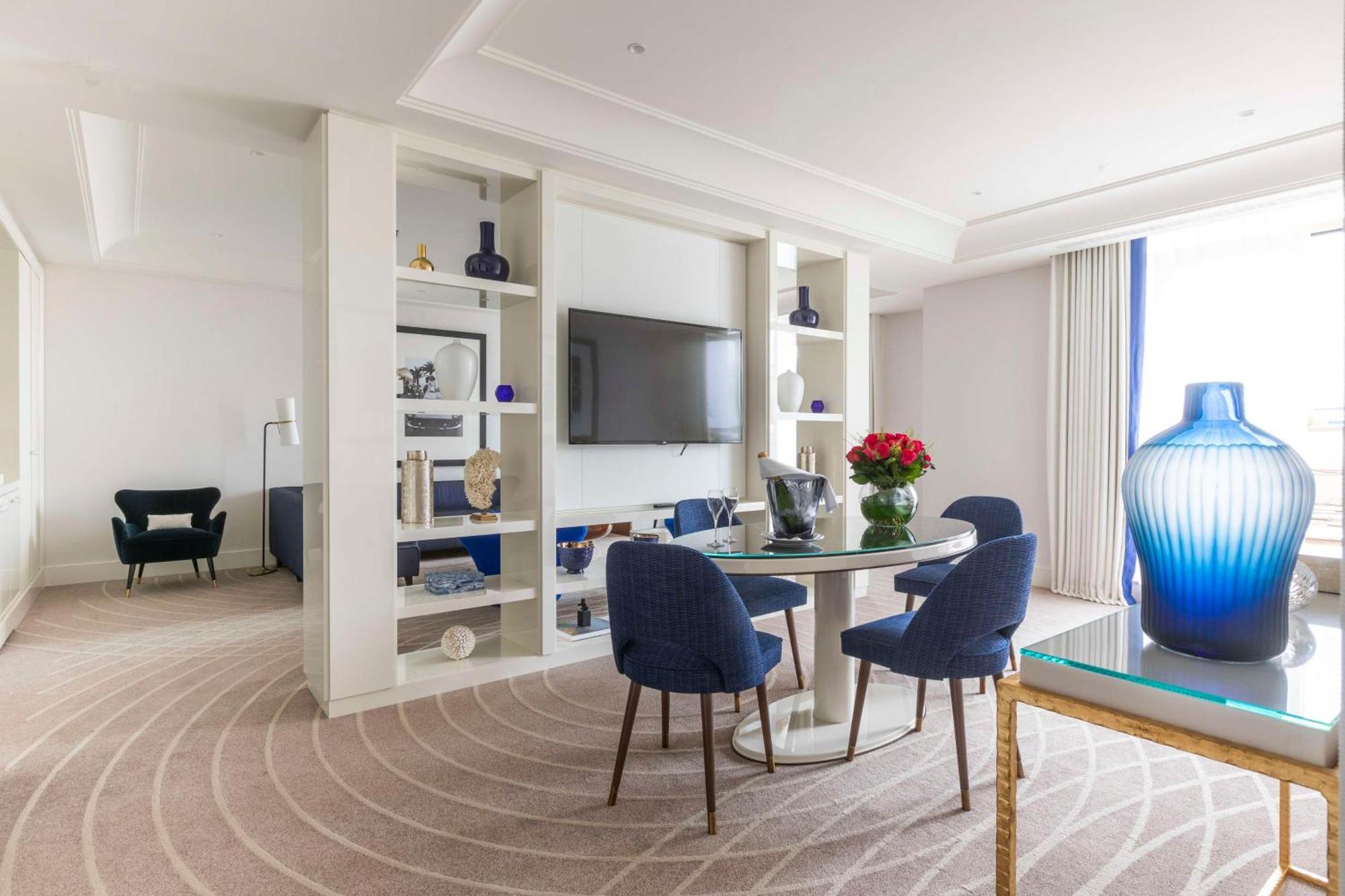 Hotel Martinez, In The Unbound Collection By Hyatt Cannes Buitenkant foto A suite at the hotel