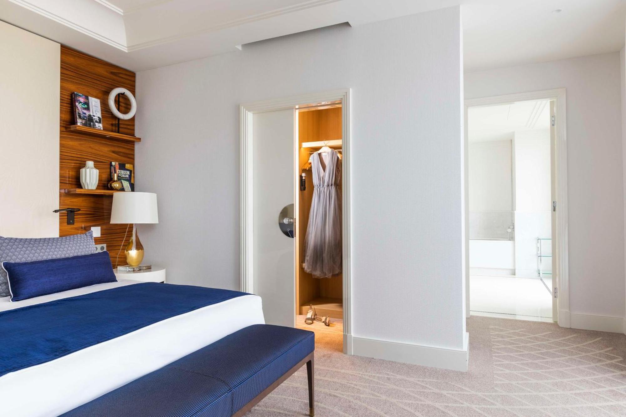 Hotel Martinez, In The Unbound Collection By Hyatt Cannes Buitenkant foto A bedroom at the hotel