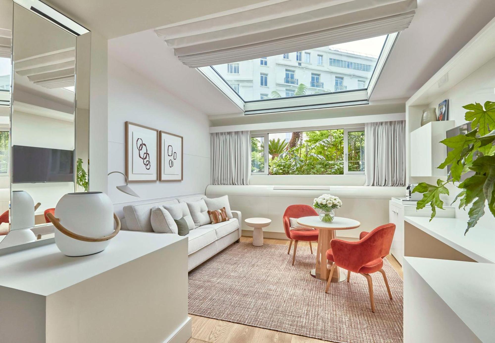 Hotel Martinez, In The Unbound Collection By Hyatt Cannes Buitenkant foto Skylight in a living room
