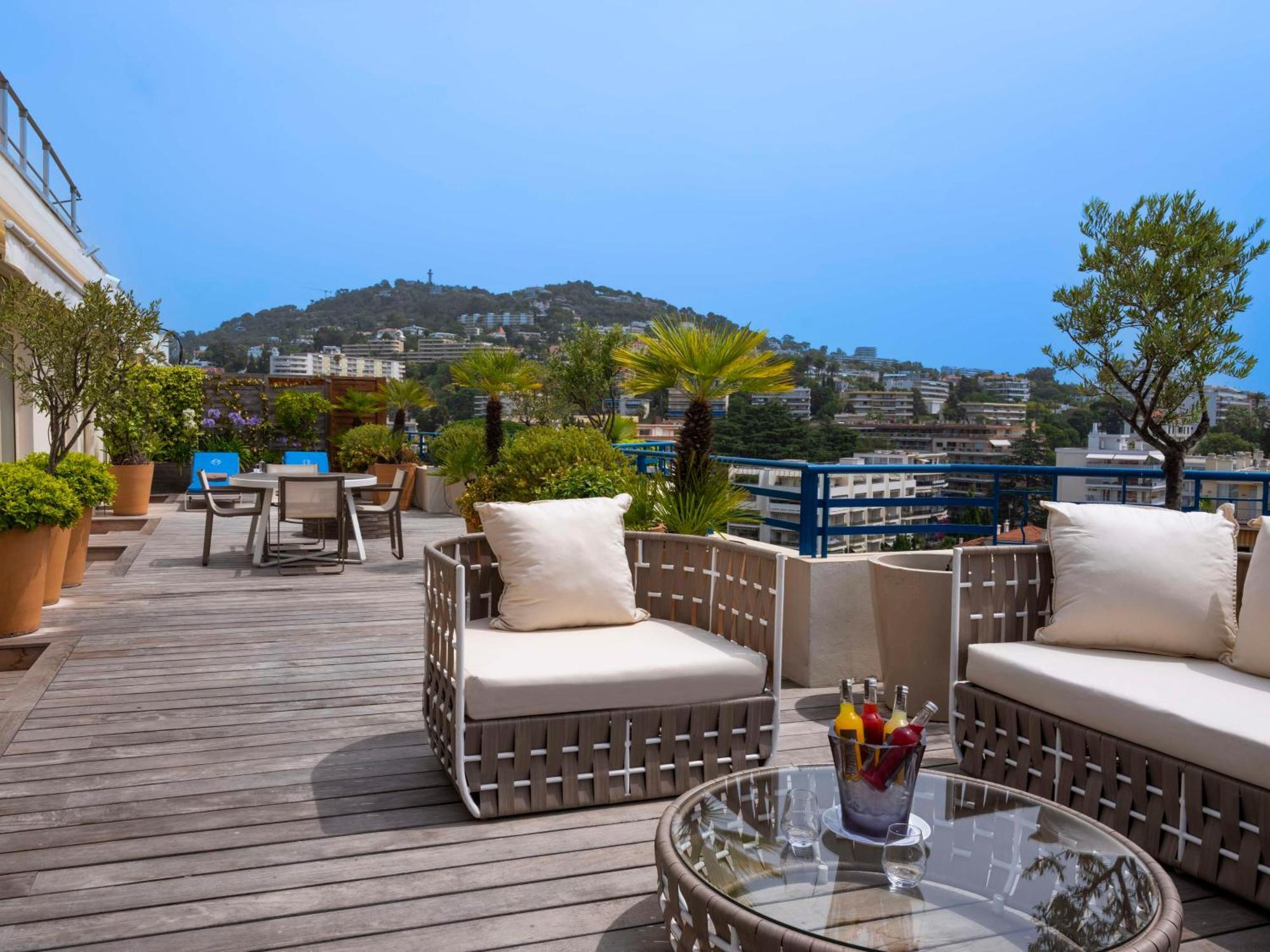 Hotel Martinez, In The Unbound Collection By Hyatt Cannes Buitenkant foto Terrace of the hotel