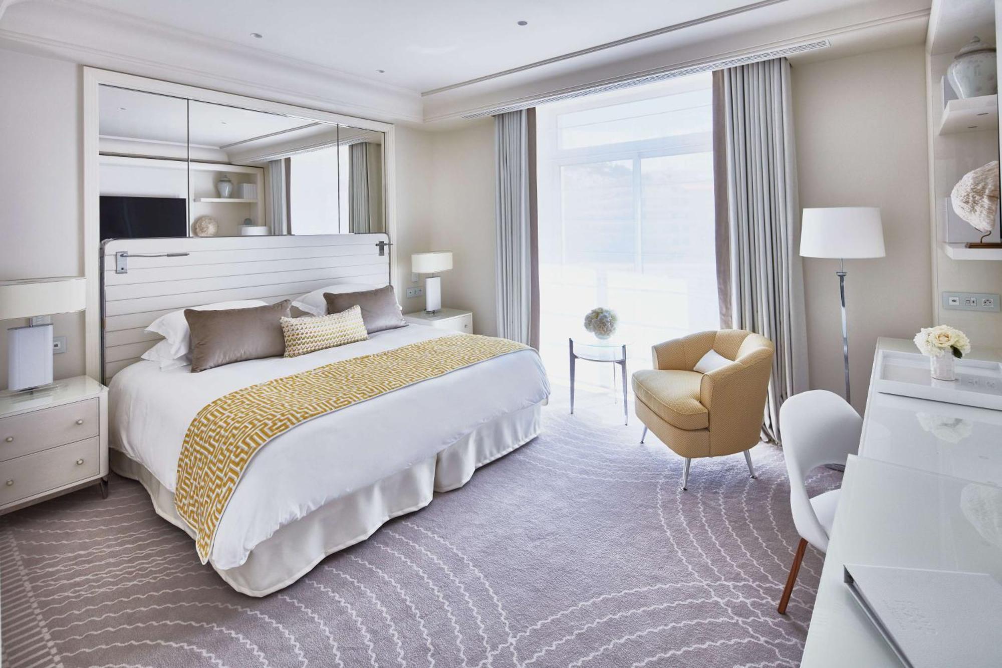 Hotel Martinez, In The Unbound Collection By Hyatt Cannes Buitenkant foto A bedroom in the hotel