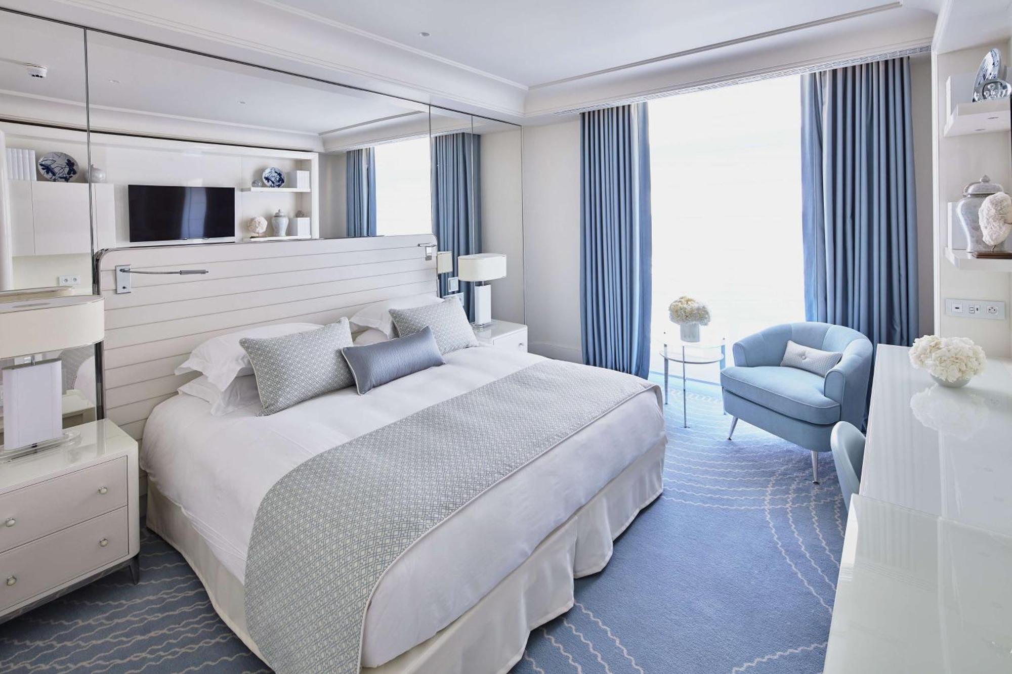 Hotel Martinez, In The Unbound Collection By Hyatt Cannes Buitenkant foto A bedroom at the hotel