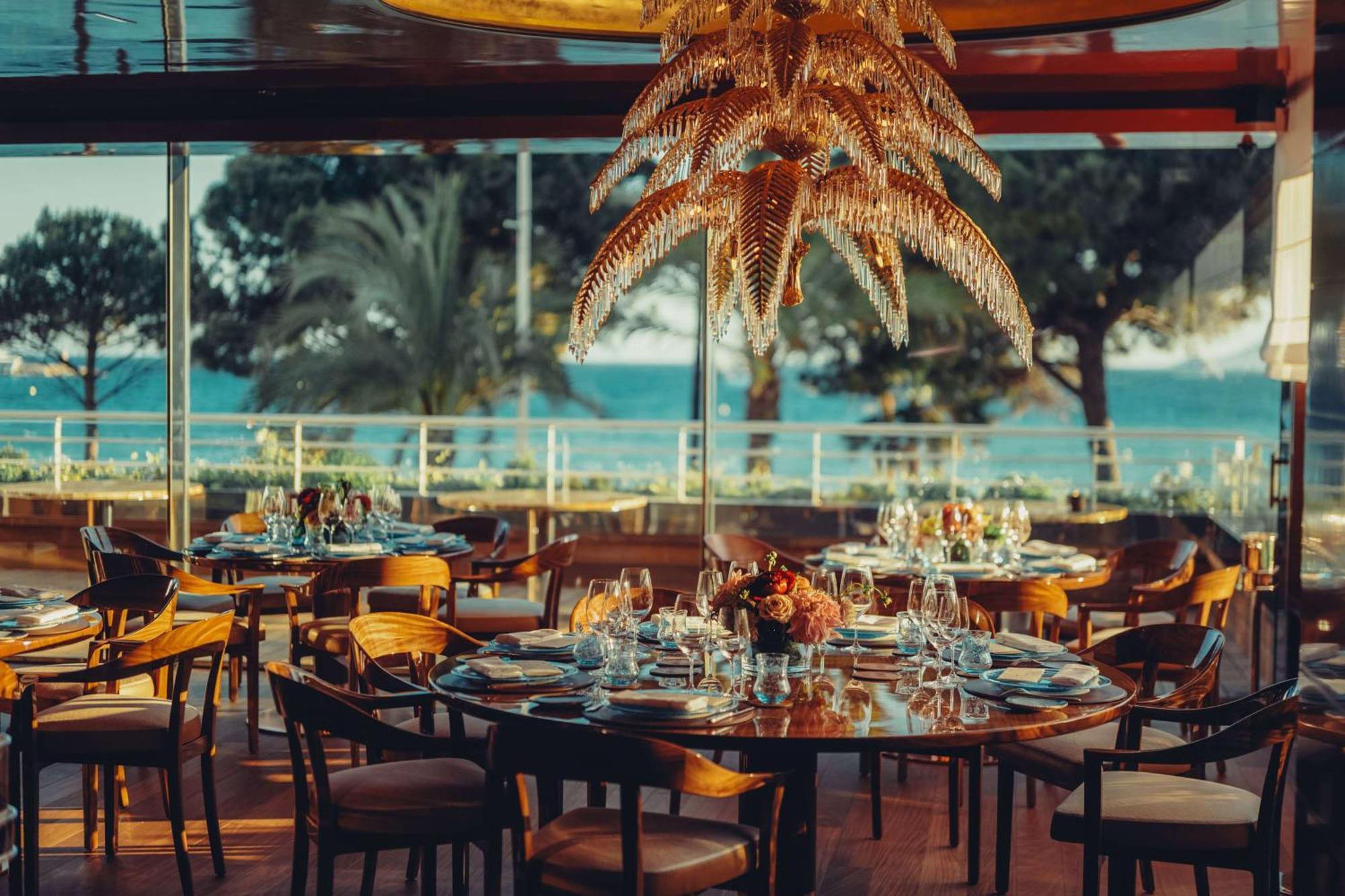 Hotel Martinez, In The Unbound Collection By Hyatt Cannes Buitenkant foto The restaurant