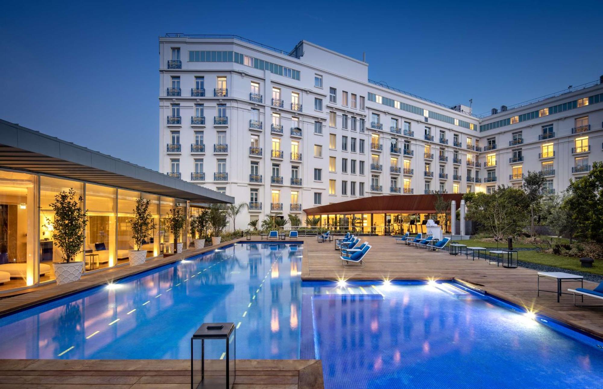Hotel Martinez, In The Unbound Collection By Hyatt Cannes Buitenkant foto The hotel's pool