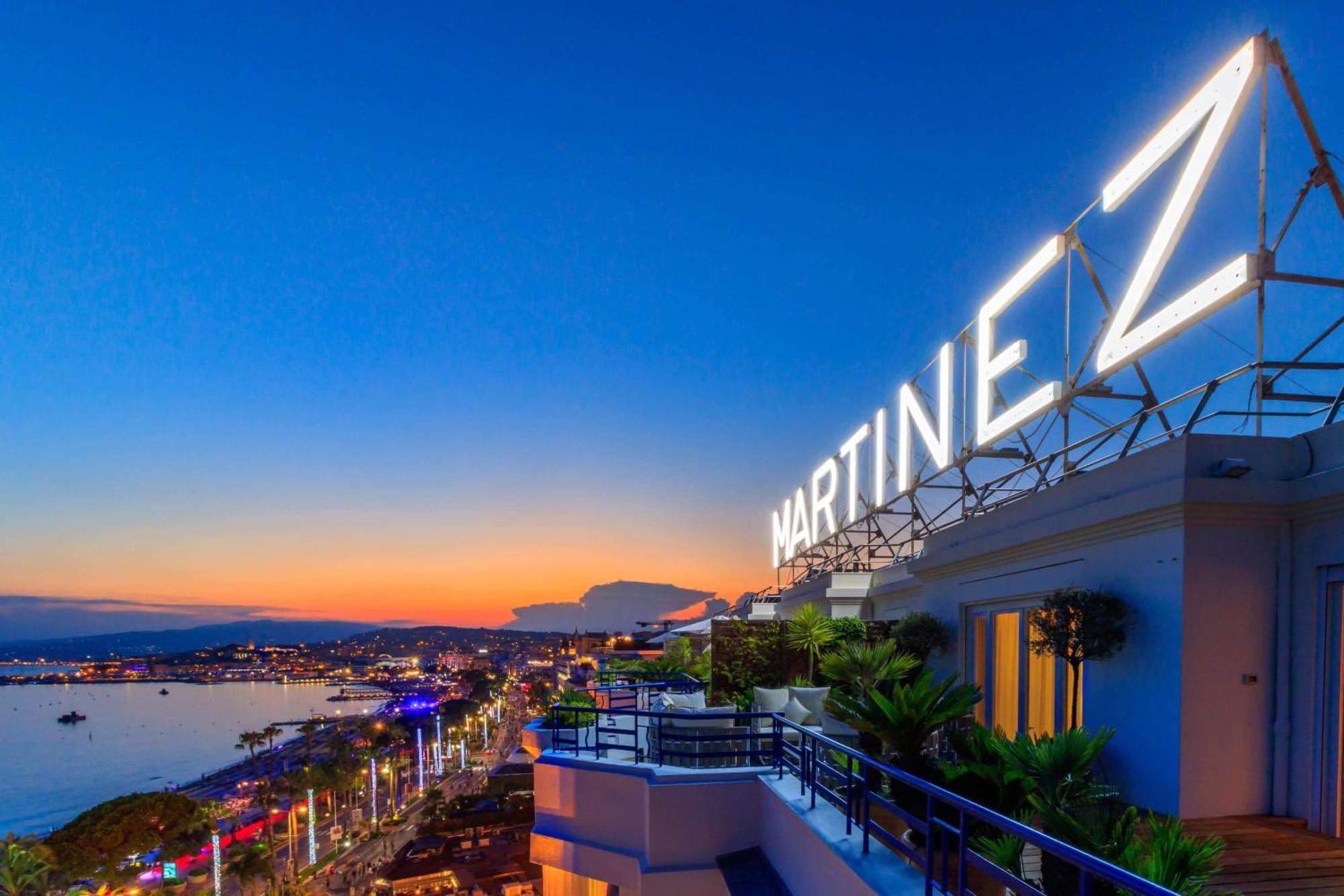 Hotel Martinez, In The Unbound Collection By Hyatt Cannes Buitenkant foto View of the city of Martinez