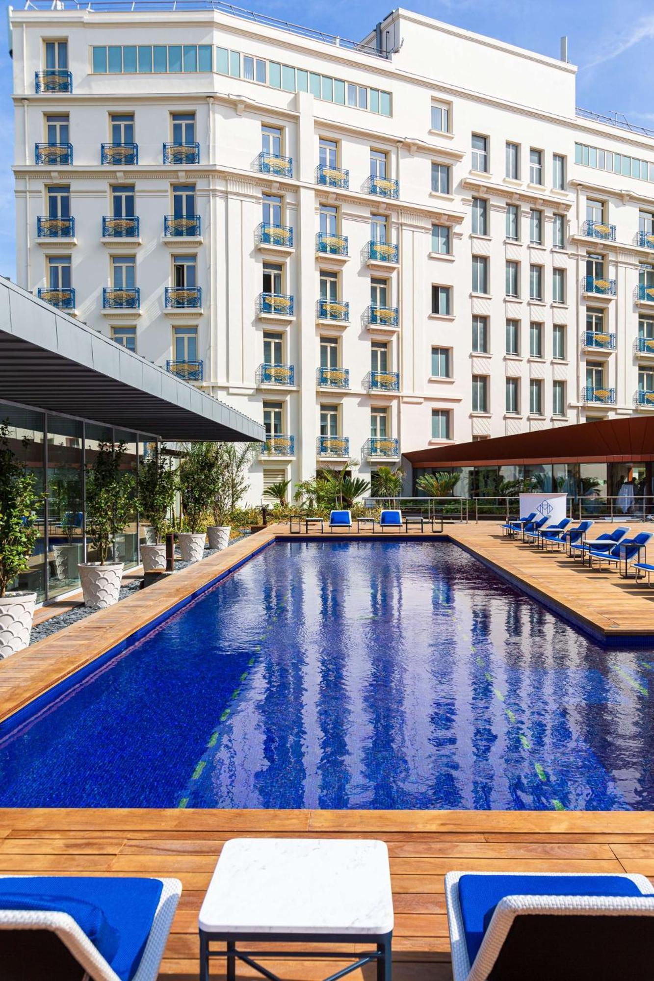 Hotel Martinez, In The Unbound Collection By Hyatt Cannes Buitenkant foto The pool at the hotel